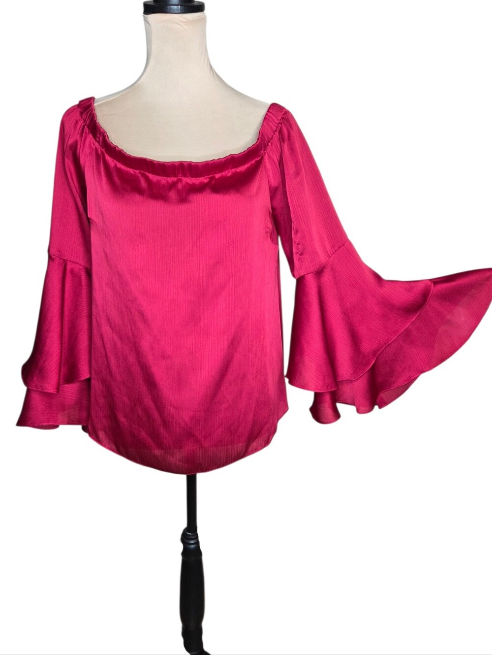 Vince Camuto Red Satin Off Shoulder Bell Sleeve Blouse Medium Romantic Coquette